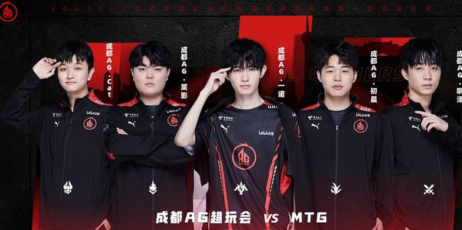 使得多名俄